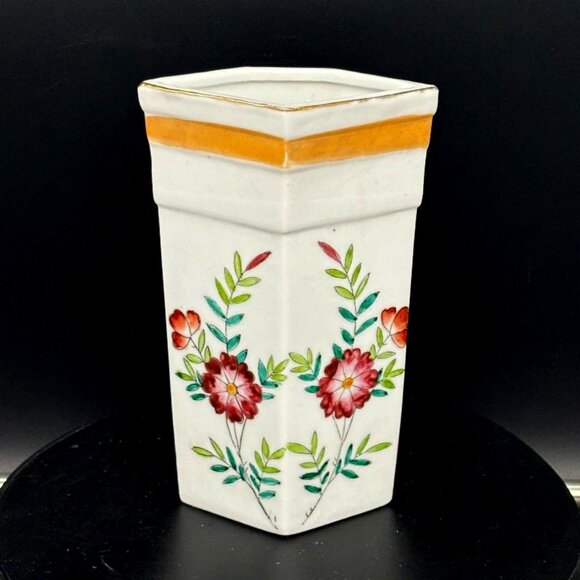Vintage Chinese Hand Painted Floral Diamond Shaped Porcelain Wall Pocket Planter - Picture 1 of 8
